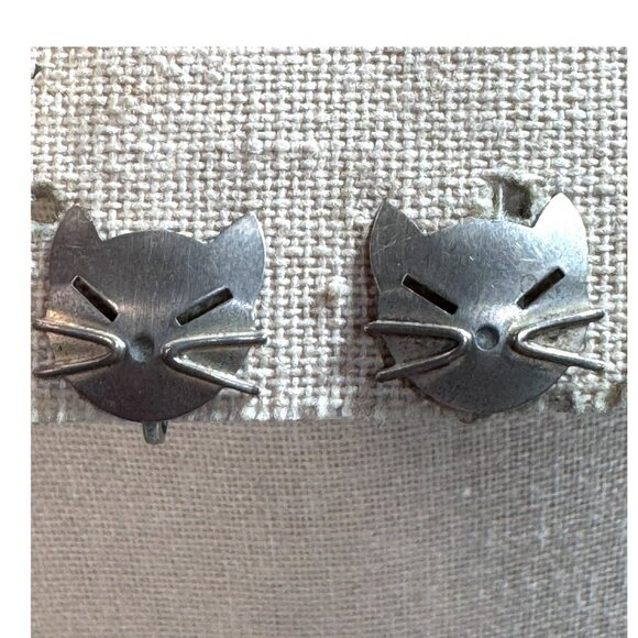Vintage Beau Sterling Silver Cat Lover Face Screwback Earrings Kitty Whiskers - Picture 2 of 6